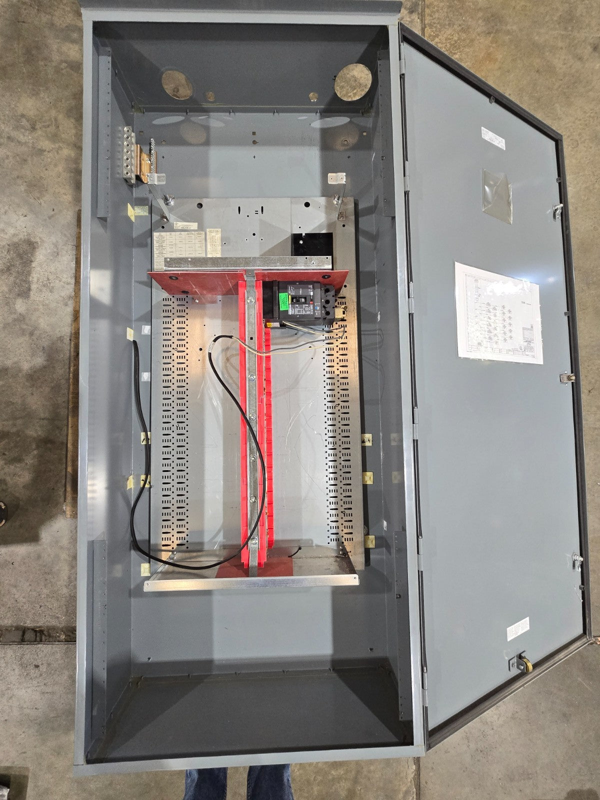 Square D I-Line Panel 225A 480V 3PH 3W MCB 225 Amp Main JLA36225SA 42Cir 3R Encl Used