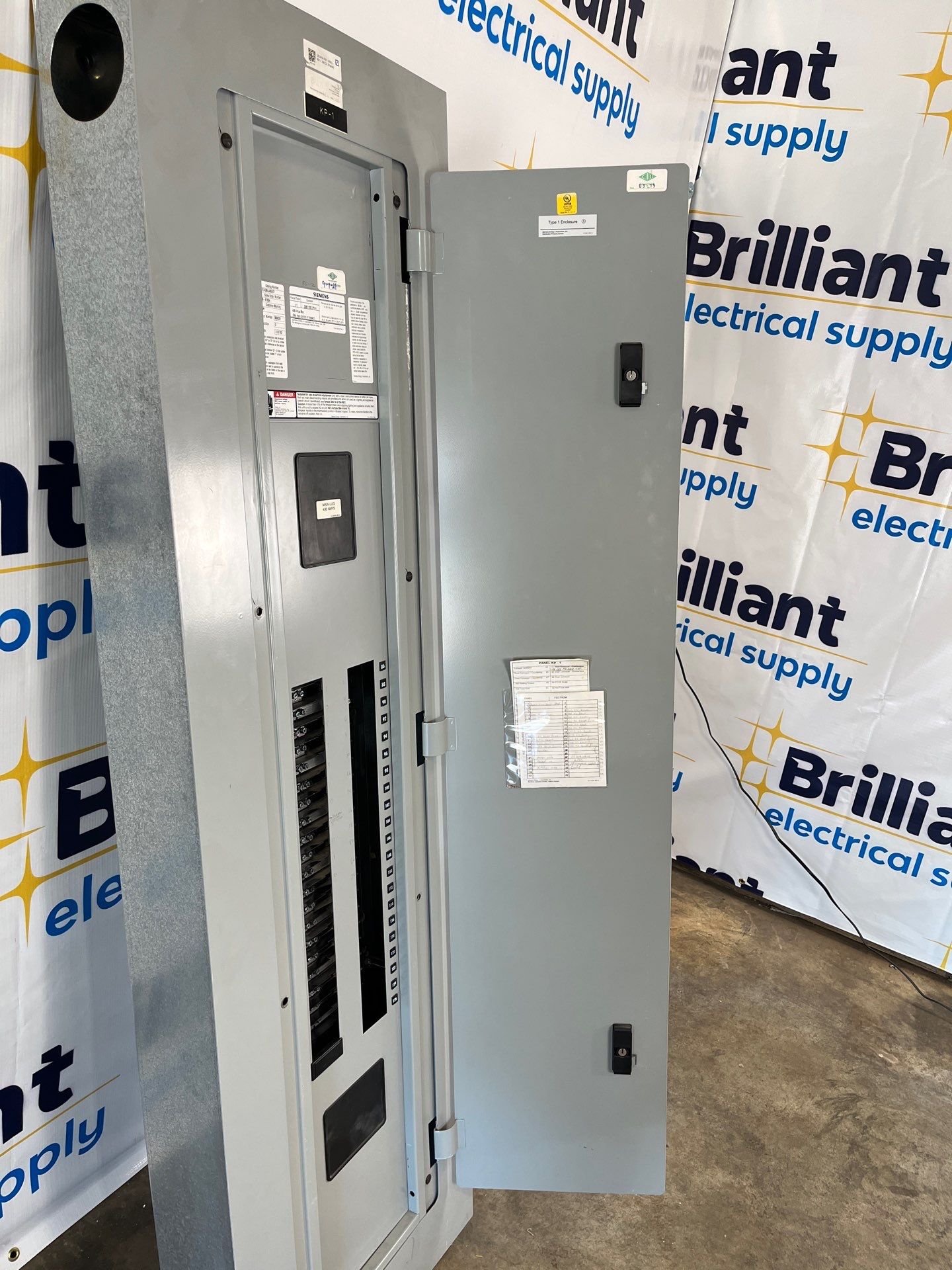 Siemens P1C42ML400ATF P1 Panelboard 400A 208/120V 3PH 4W 42 Cir MLO Indoor Encl B68 Box Used