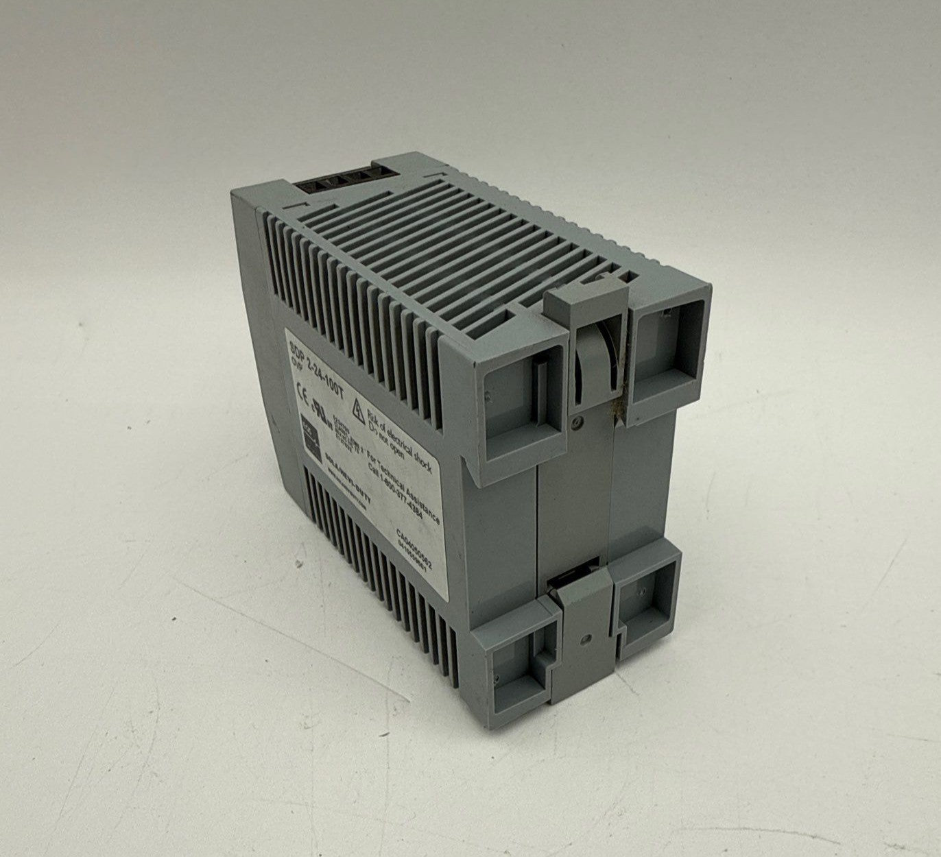 SOLA SDP 2-24-100T Power Supply 24VDC-28VDC 115-230VAC 1.1/0.7A 50/60Hz Used