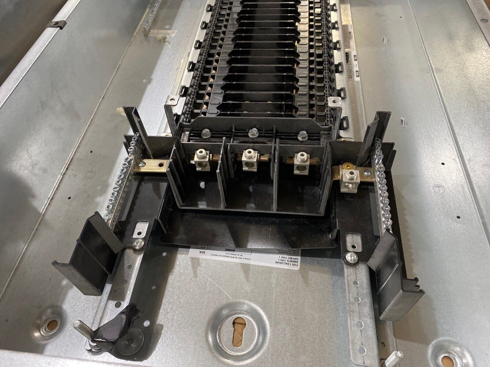 Square D NQ Panelboard 100A 208Y/120V 3PH 4W 42 Circuit Indoor Encl MLO MH38BE P650 Used