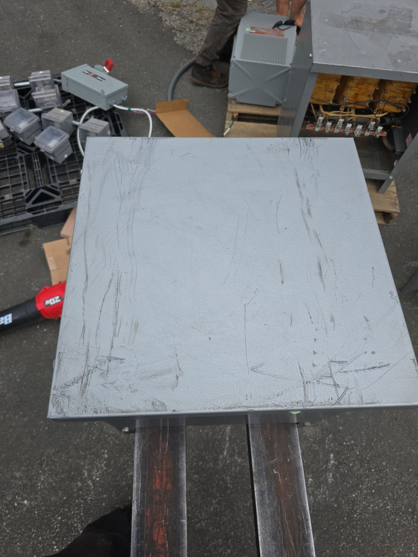 15KVA Dongan 43-15-2698SH Transformer Pri 240V Sec 480Y/277V 3PH 3R Encl Used