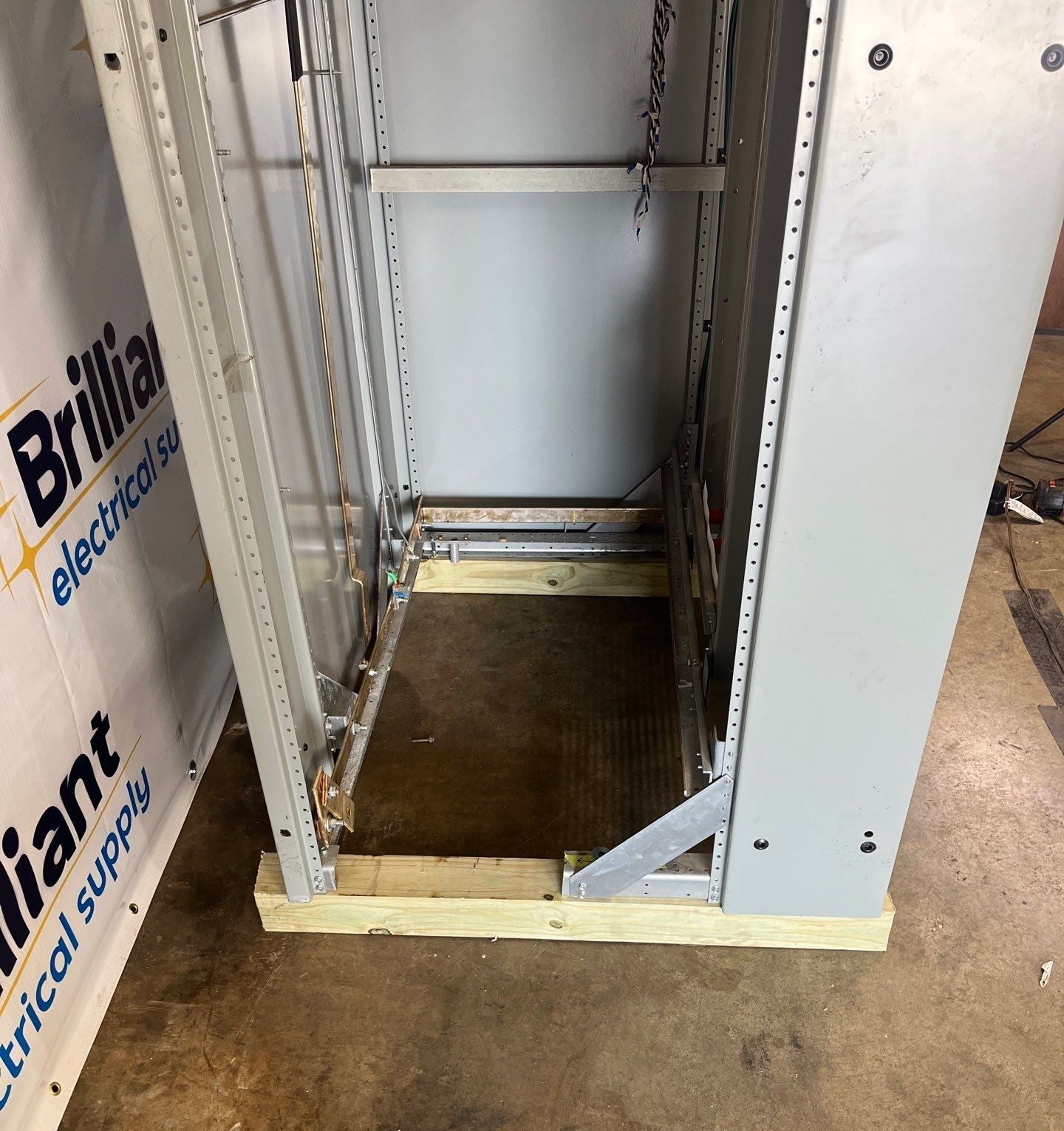 Eaton PRLC Switchboard 1200A 208/120V 3PH 4W NGH312039E LSIG Maintenance Mode Used