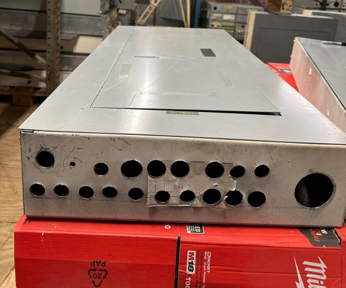 Siemens S1C42ML250ATS S1 Panelboard 250A 208/120V 3PH 4W Indoor Encl MLO 42 Cir P066 Used