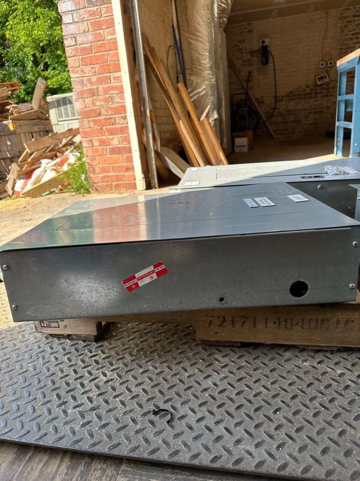 Square D NQOD20M100CU Panelboard 100A 240V 1PH 3W Indoor Encl 20 Circuit MCB P528 Used