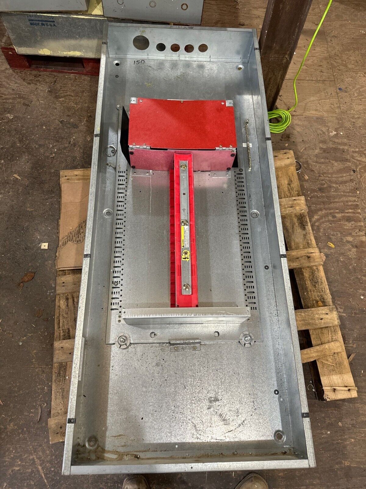 Square D I-Line Panelboard 225A 480Y/277V 3PH 4W 30 Circuit 225 Amp HC2665B MCB P479 Used