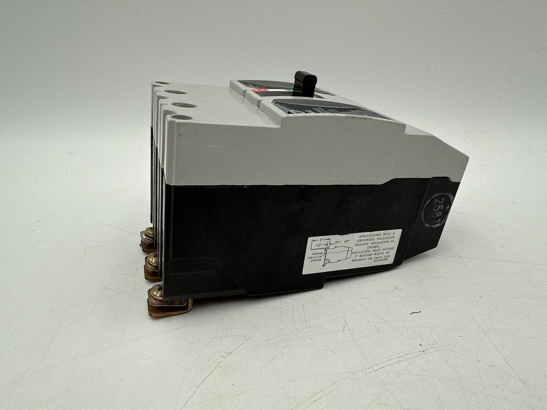 GE TEYD3125B Circuit Breaker 125A 3P 480/277V 3PH TEYD 125 Amp 3 Pole Bolt On Used