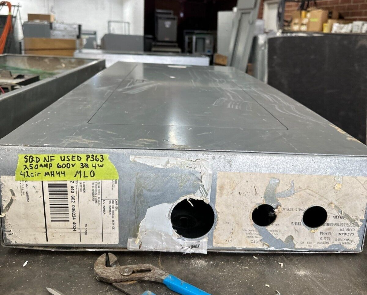 Square D NF Panelboard 250A 600V 3PH 4W Main Lug Panel Indoor Encl 42 Circuit P363 Used