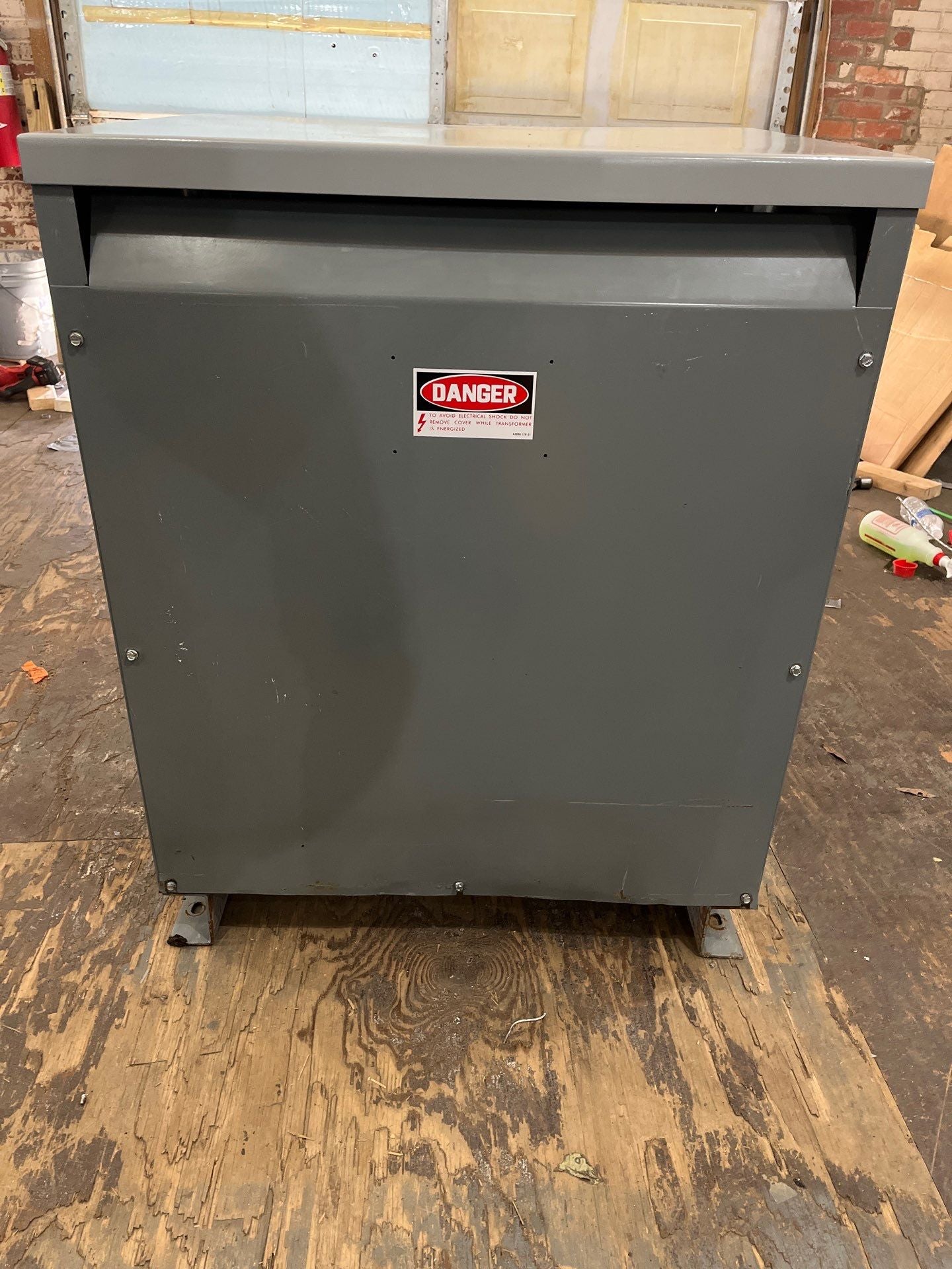 112.5 kVA Square D 112T3H Transformer Pri 480V Sec 208/120V 3PH Indoor Used