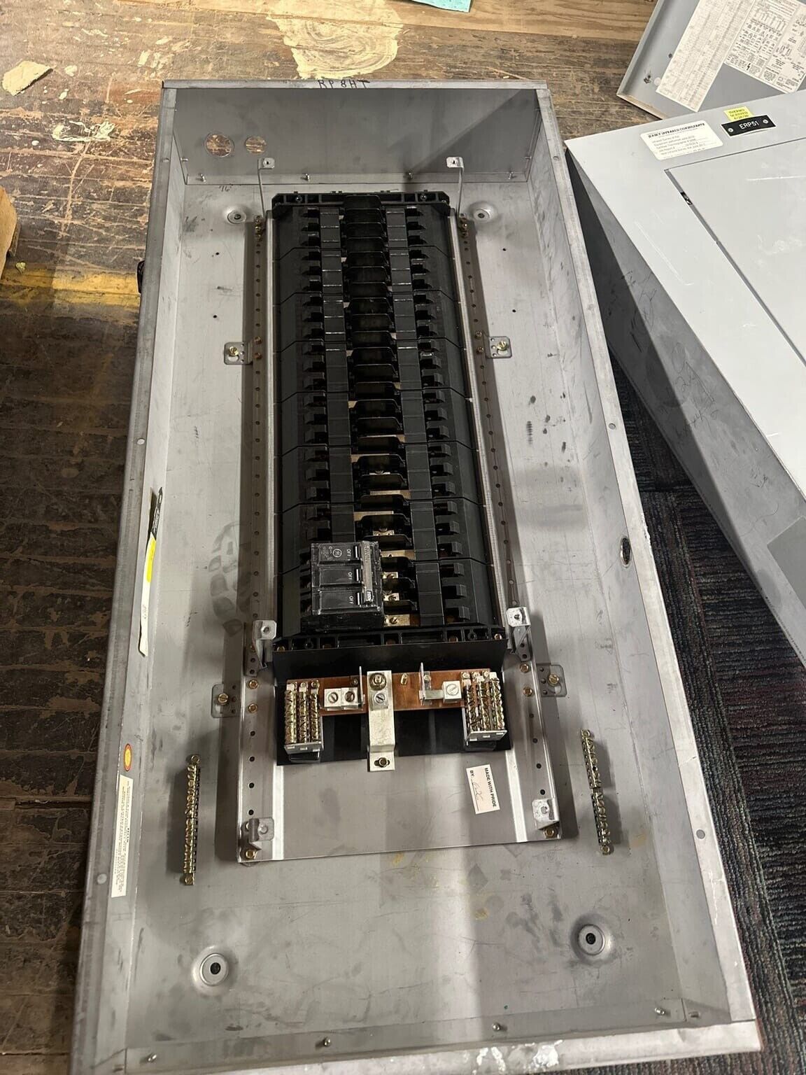 GE Panelboard AQF3421ABX 125A 208/120V 3 PHASE MCB Main THQB32100 42 CIR NEMA 1 P017 Used