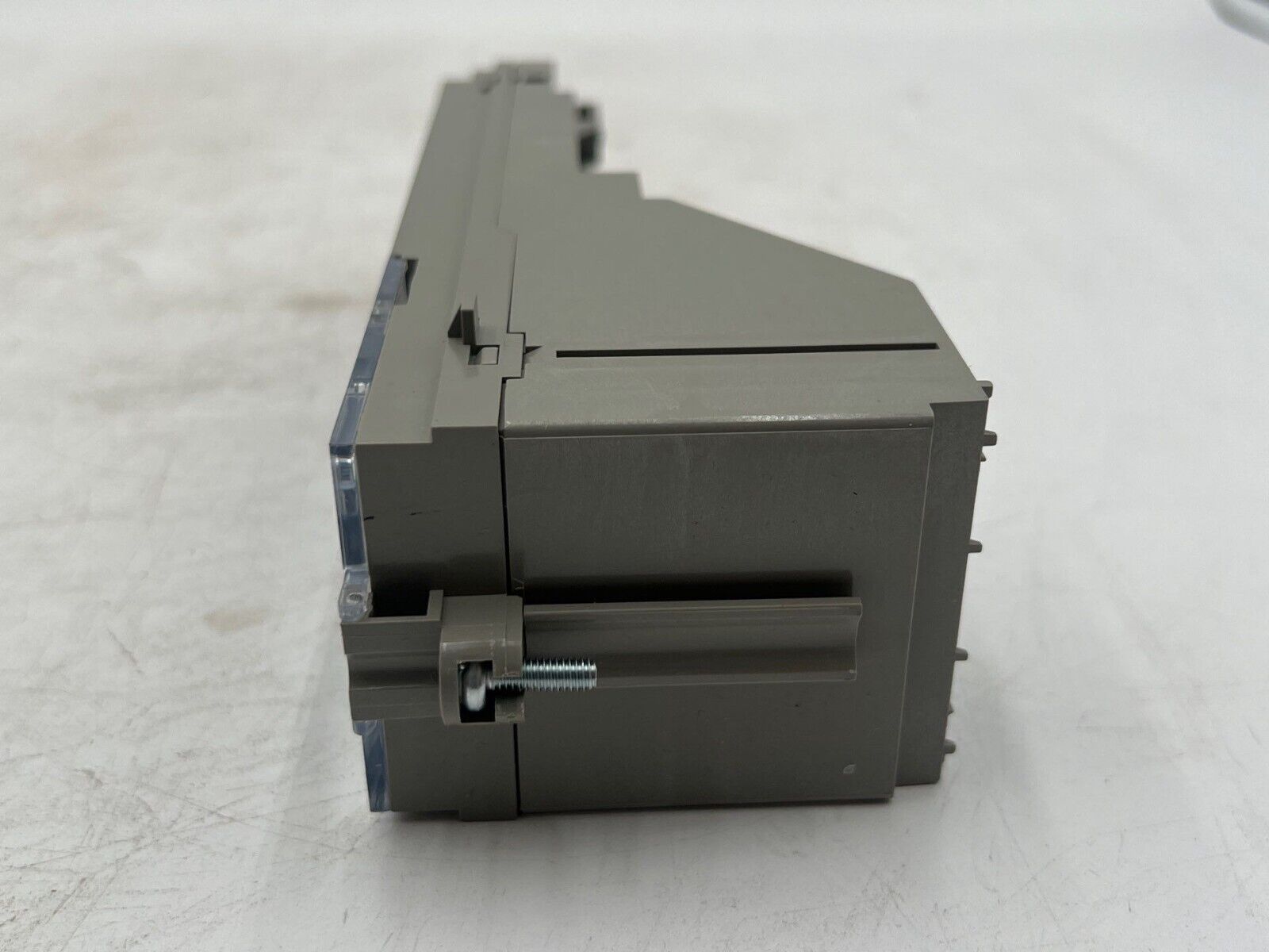 Square D Schneider 2449833 New