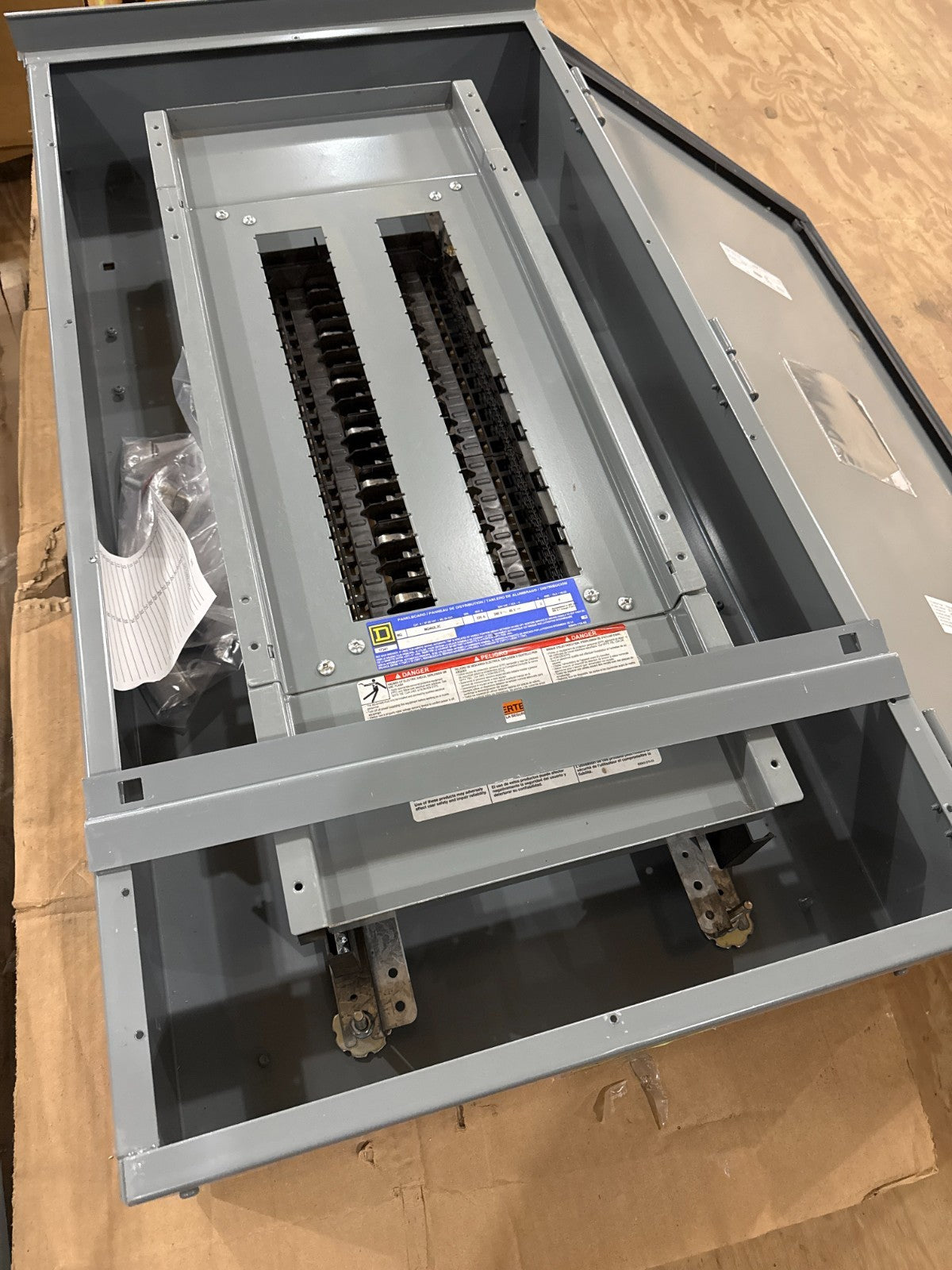 Square D NQ442L2C Panelboard 225A 240V 3PH 4W 42 Cir MLO 225 Amp Panel 3R Encl New