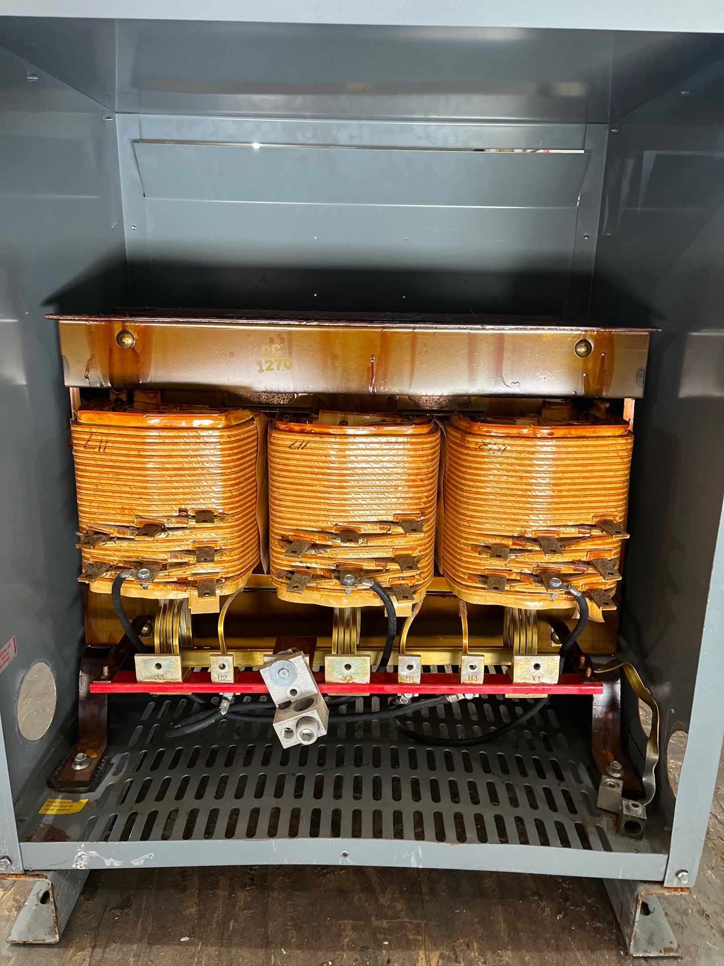 112.5 kVA Square D 112T3H Transformer Pri 480V Sec 208/120V 3PH Indoor Used