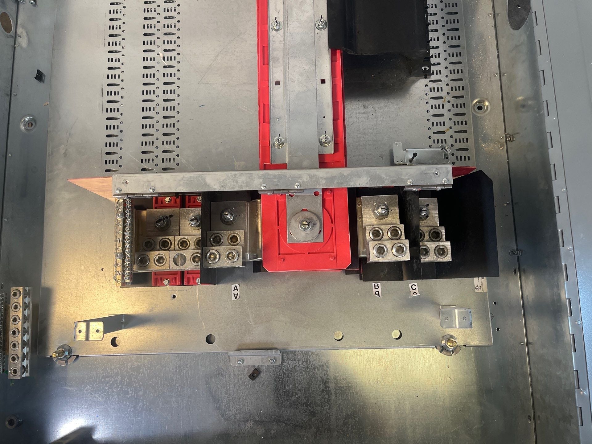Square D HCP I-Line Panelboard 1200A 480/277V 3PH 4W 30Cir MLO Indoor Encl HC4259DB Used