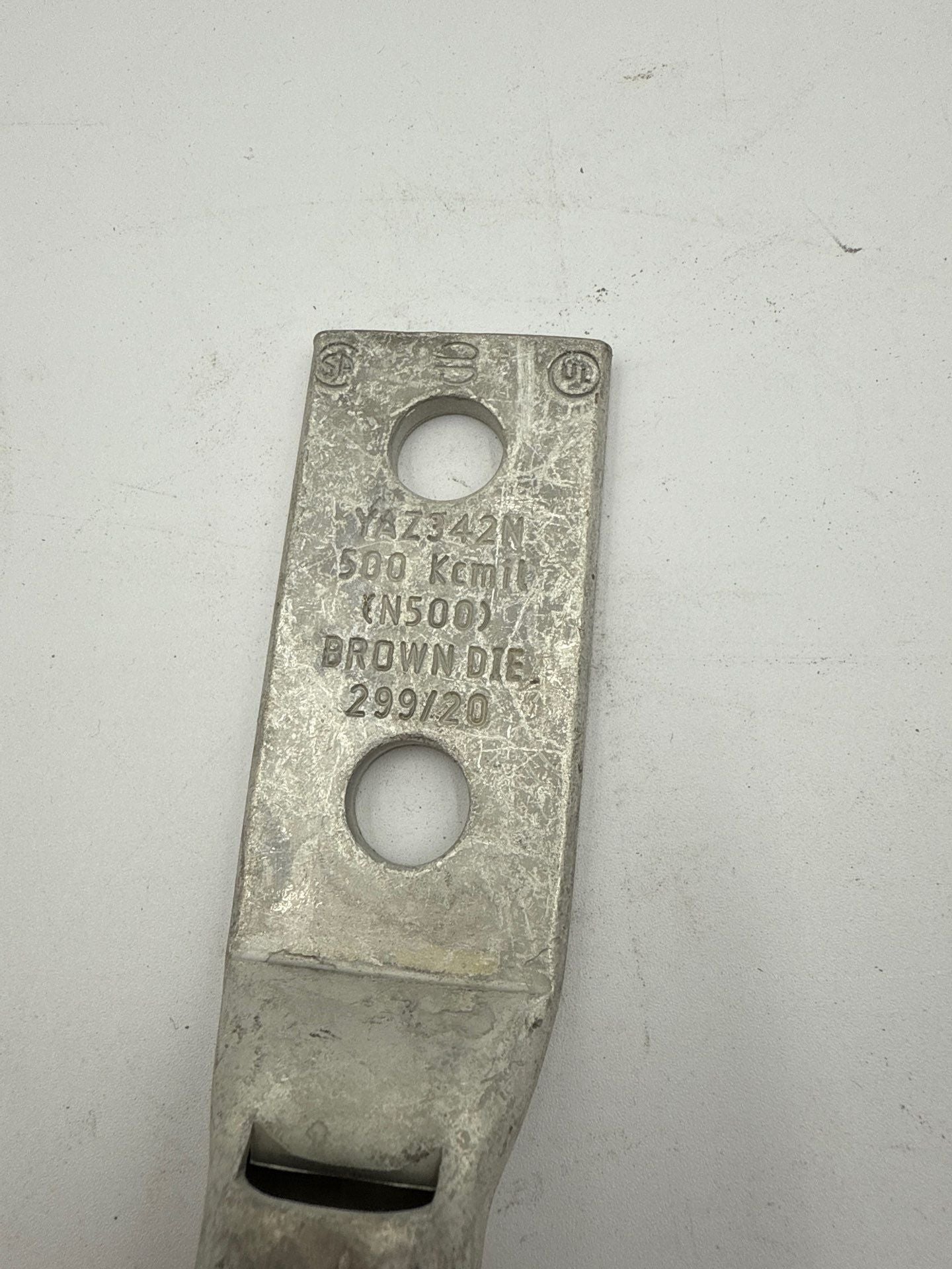 BURNDY YAZ342N Compression Crimp Lug 500KCMIL 2 Hole 299/20 Brown Die New