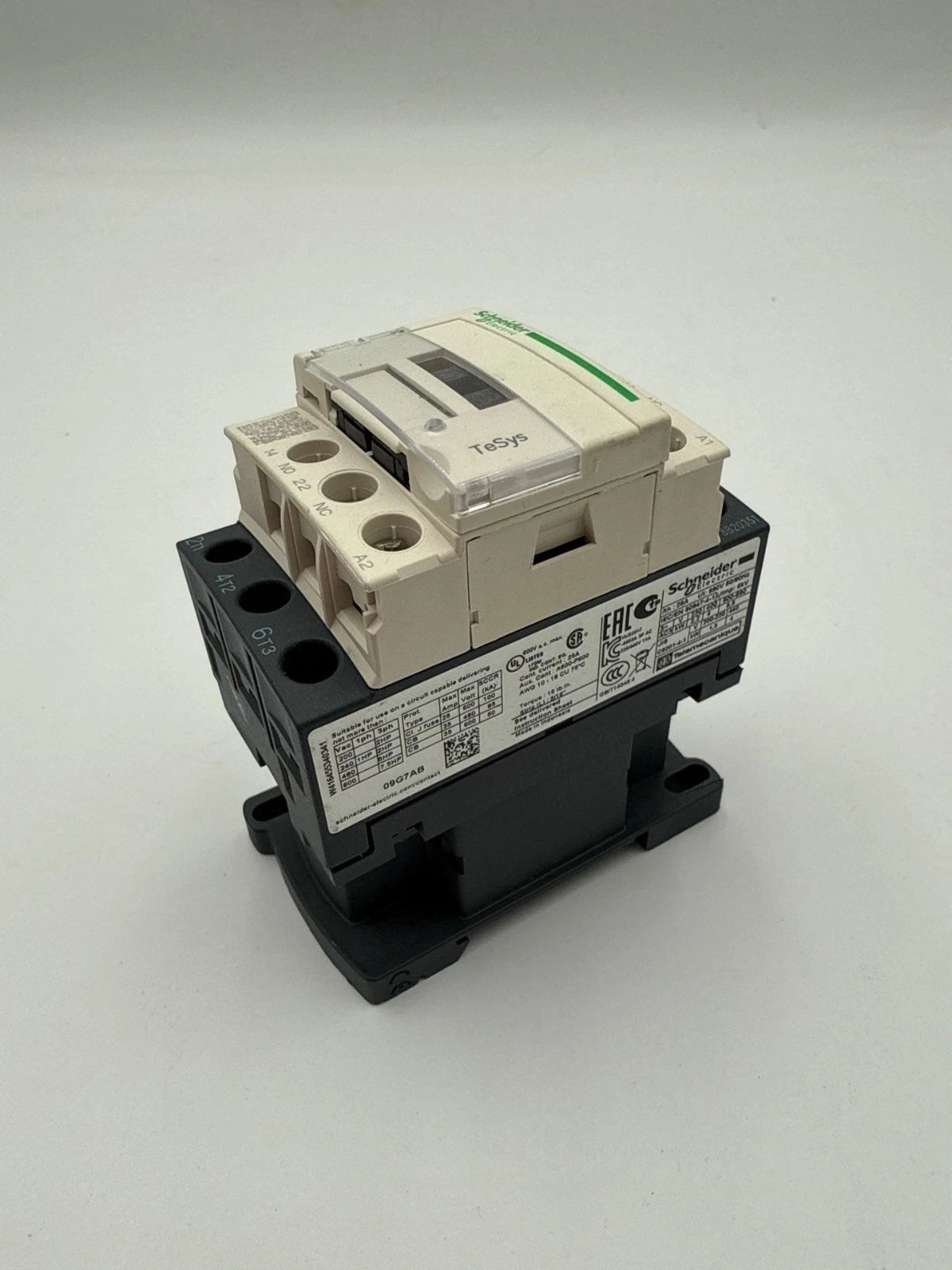 Schneider Electric LC1D09 Contactor 25A 3P 600V 3PH 7.5HP Coil 120V LC1D09G7 Used