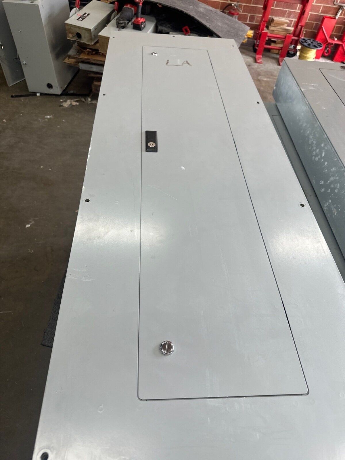 Cutler Hammer PRL1A Panelboard 400A 208Y/120V 3PH 4W 42 Cir Indoor Encl MCB P415 Used