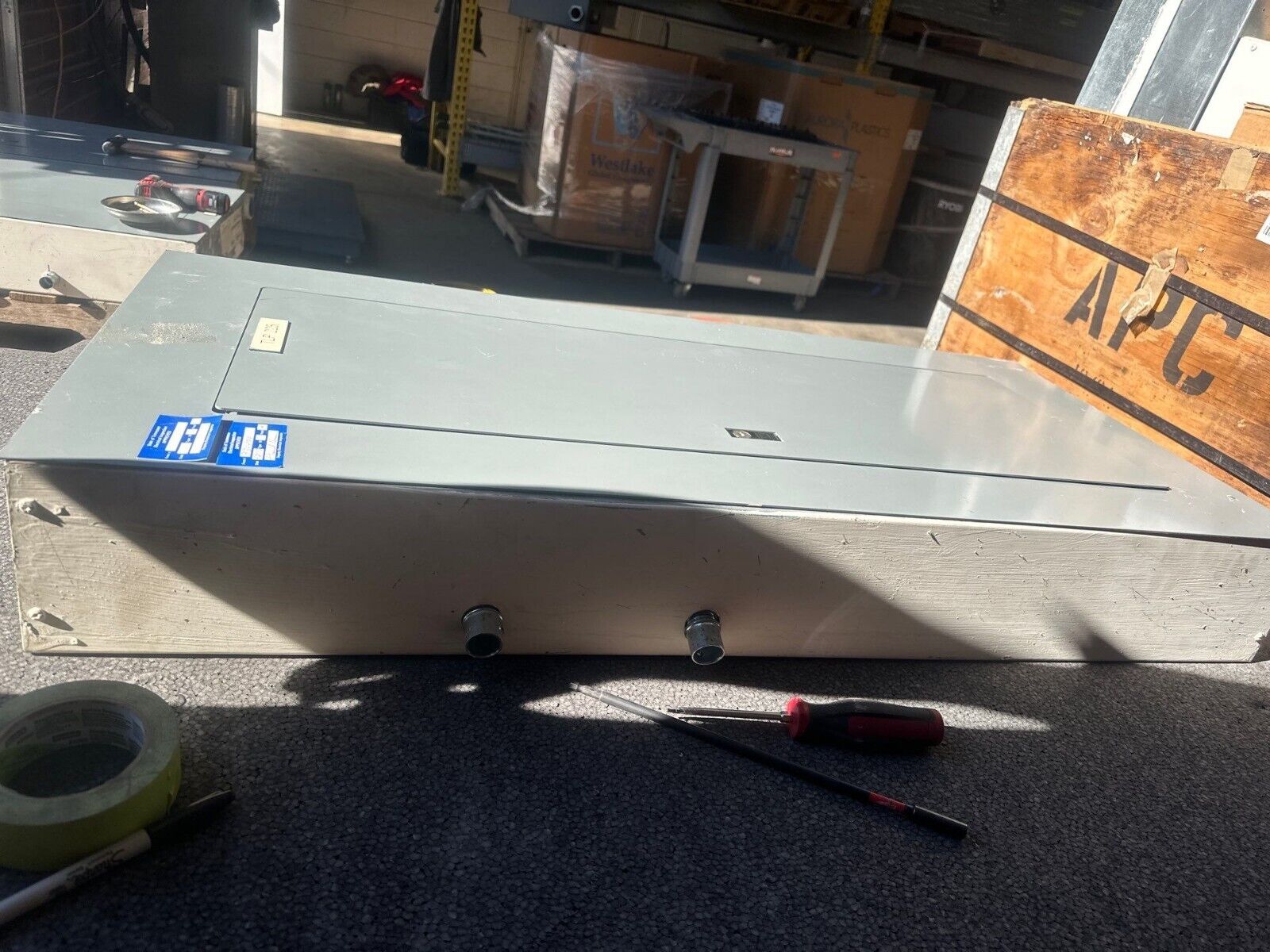 Square D NF Panelboard 250A 600Y/347V 3PH 4WIndoor Encl Main Lug 42 Circuit MLO P336 Used