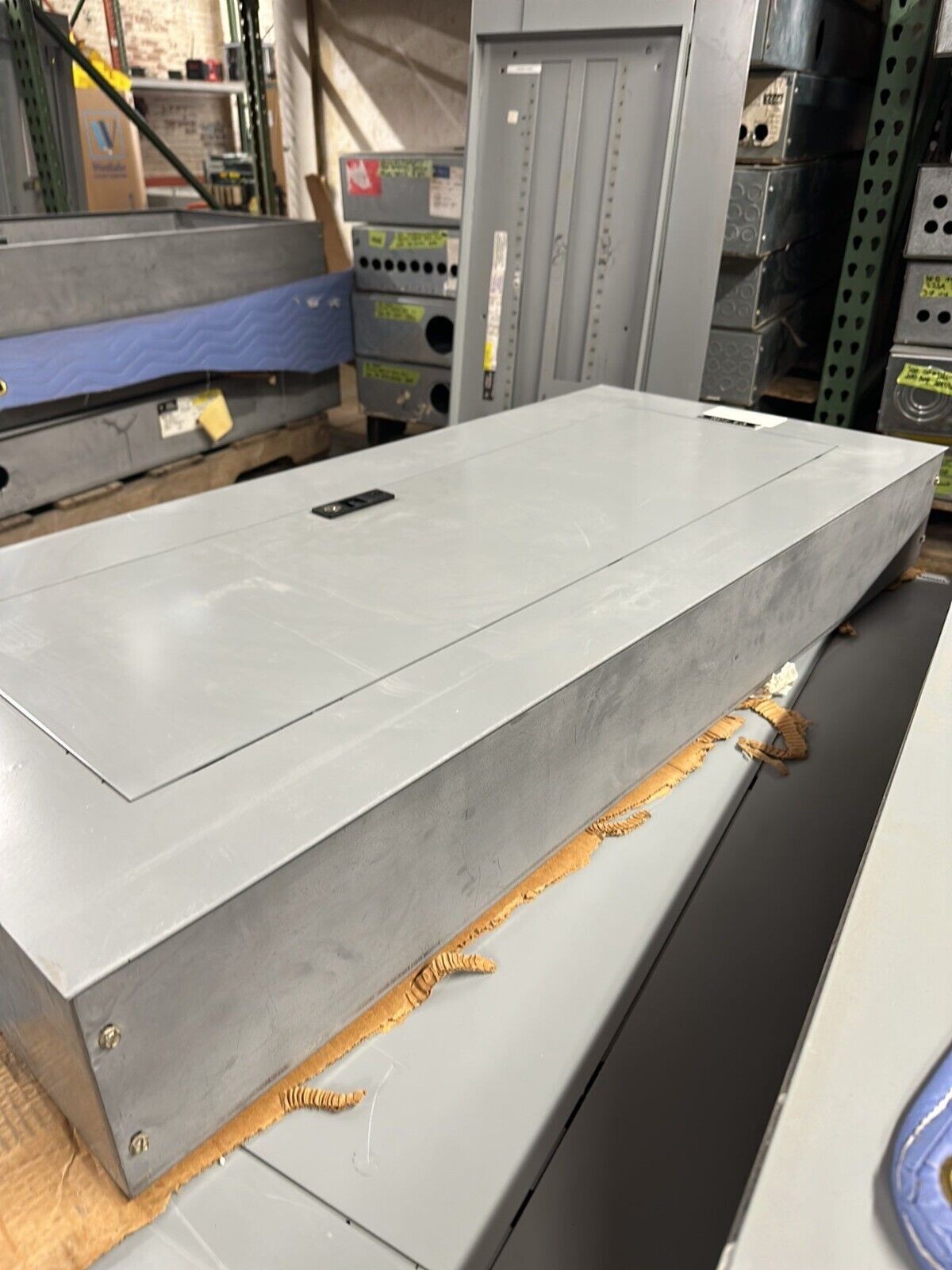 GE AQF3421ABX Panelboard 125A 208Y/120V 3PH 4W 42 CIR MCB THQB32100 Indoor Encl P006 Used