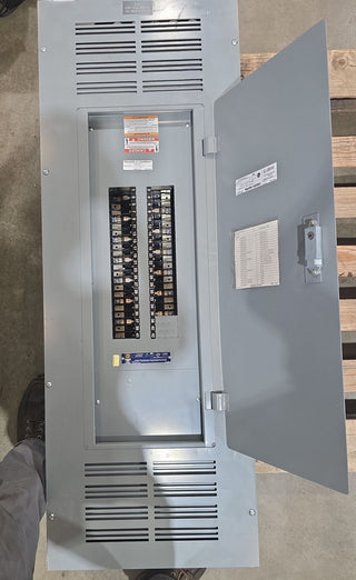 Square D NQOD442L400 Panelboard 400A 208Y/120V 3PH 4W MLO 42CIR 400 Amp Panel Used