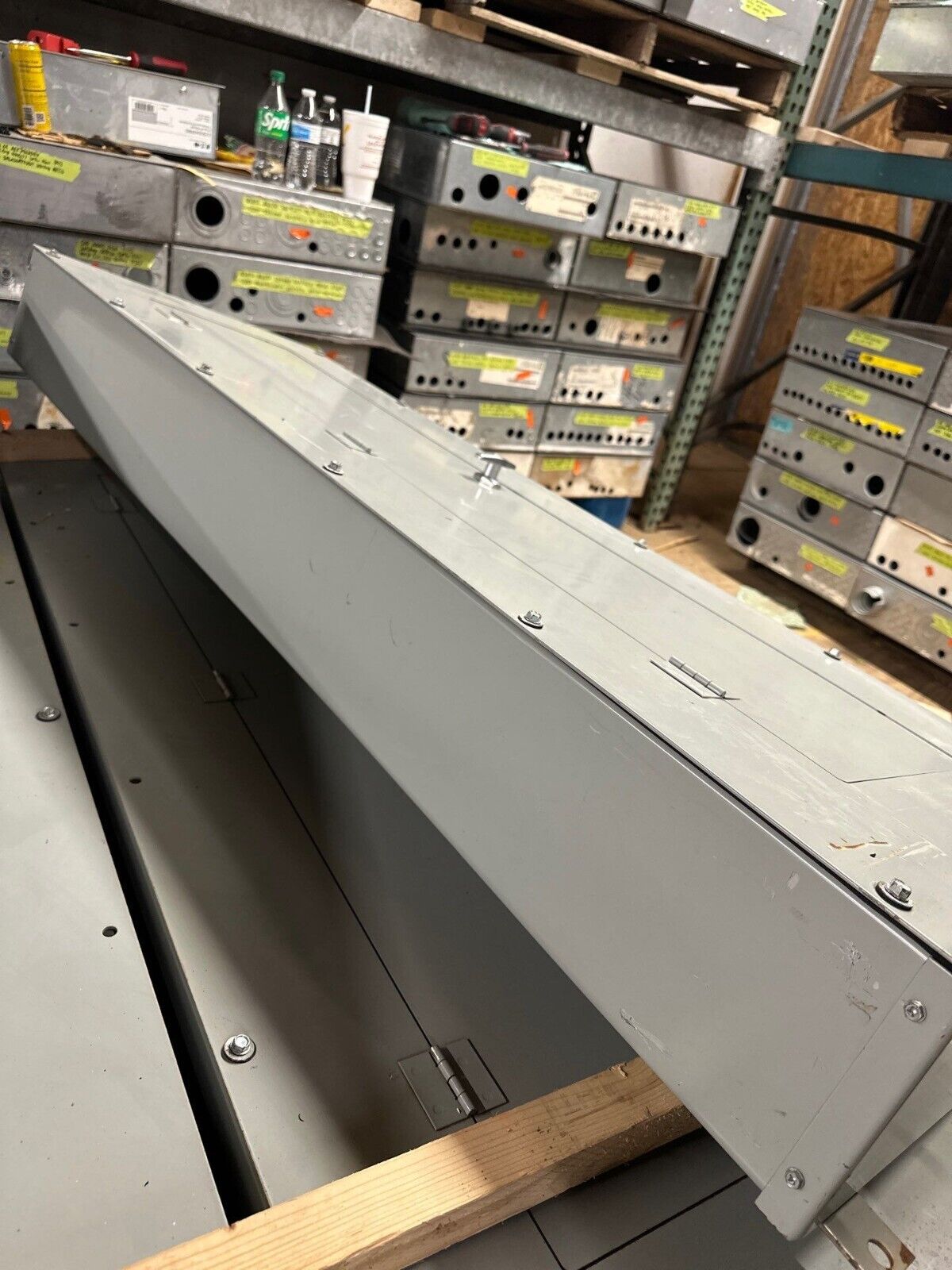 Eaton PRL3A Panelboard 400A 480Y/277V 3PH 4W 3R Outdoor Encl MLO Main Lug 18 Cir P289 Used