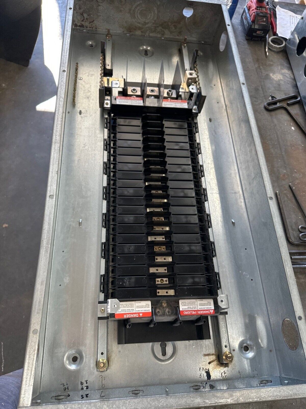 Square D NF Panelboard 250A 600V 3PH 4W MLO 42 Cir Main Lug Indoor 250Amp NEMA 1 P362 Used