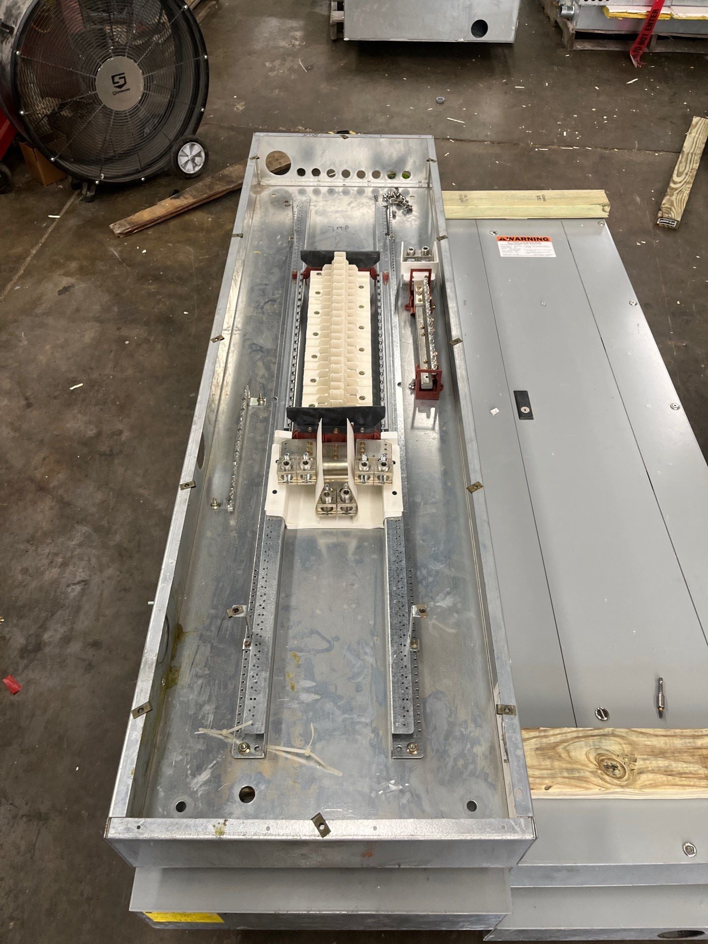 Cutler Hammer PRL2A Panelboard 400A 480/277VV 3PH 4W 42Cir MLO 400 Amp Panel P589 Used