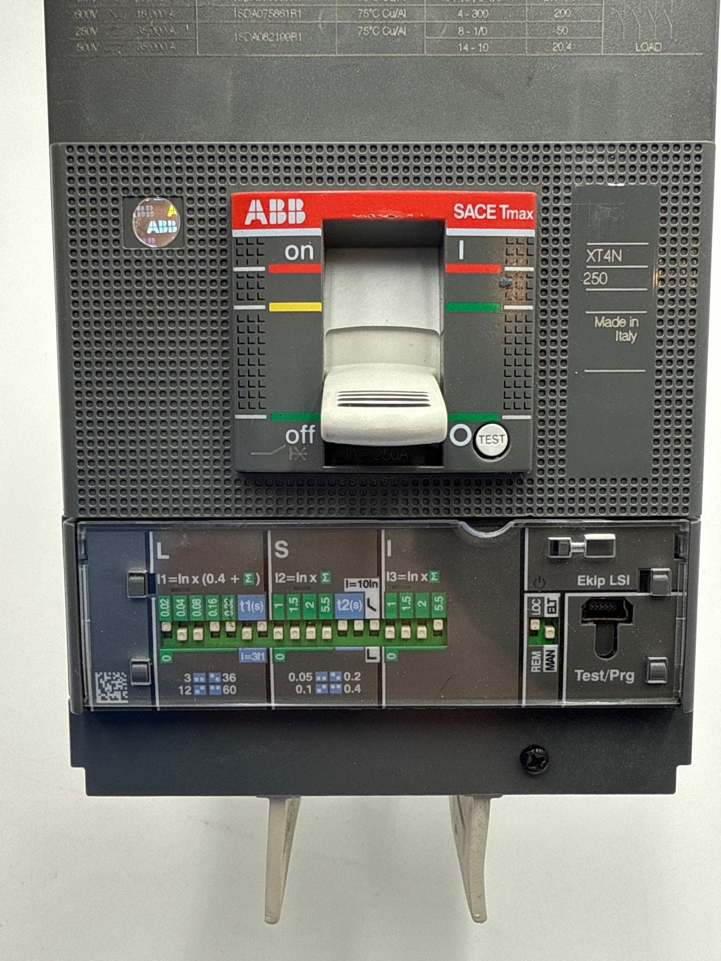 ABB XT4NU3250FY8000XXX Circuit Breaker 250A 3P 600V SACE Tmax XT4N 250 Used