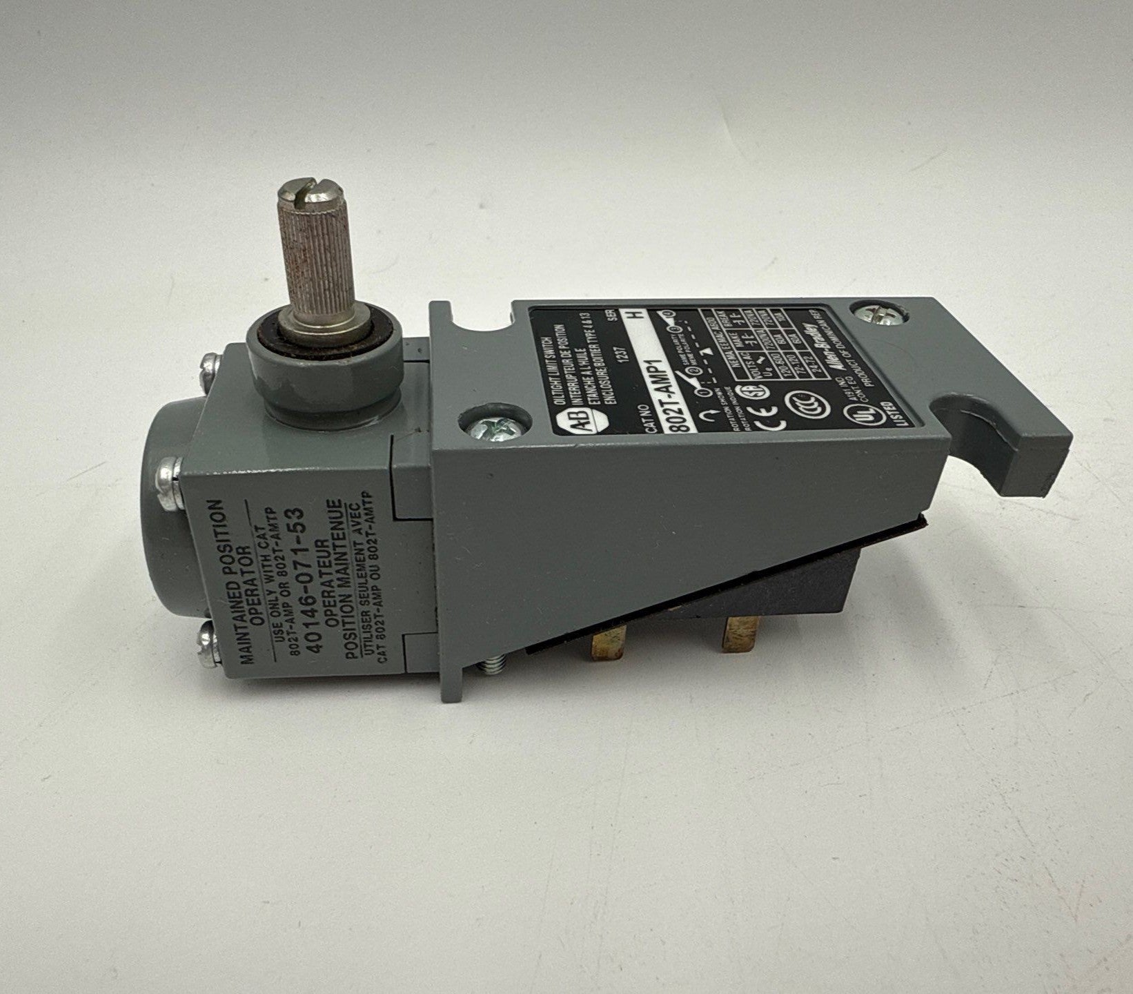Allen Bradley 802T-AMP1 Limit Switch Oil Tight Plug In 600V Bulletin 802T New