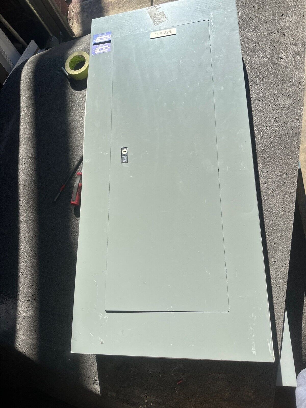 Square D NF Panelboard 250A 600Y/347V 3PH 4WIndoor Encl Main Lug 42 Circuit MLO P336 Used