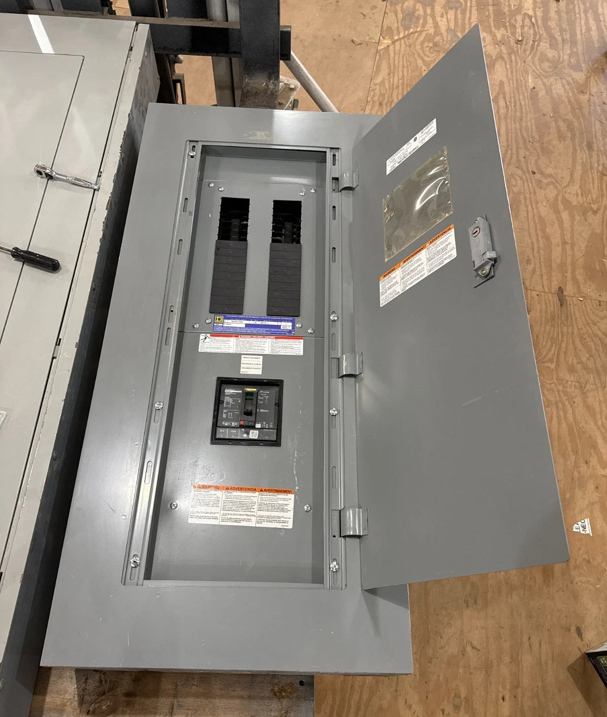 Square D NQ Panelboard 60A 208/120V 3PH 4W MCB Panel 60 Amp 30 Cir HDP36060 Used