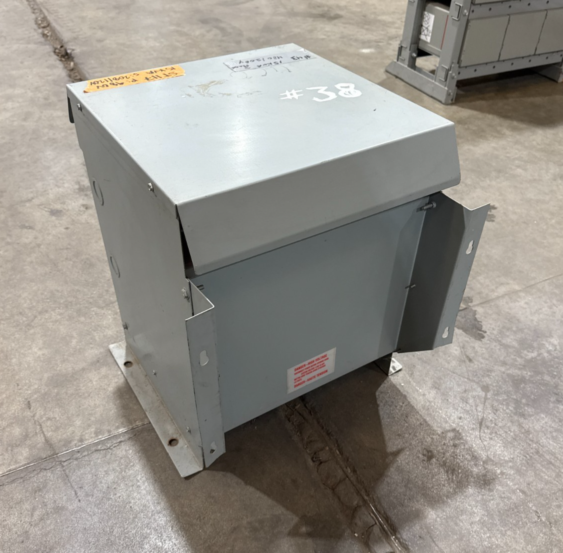 15 KVA Hammond MK015KB Transformer Pri 480V Sec 208/120V 3PH 3R Encl Used