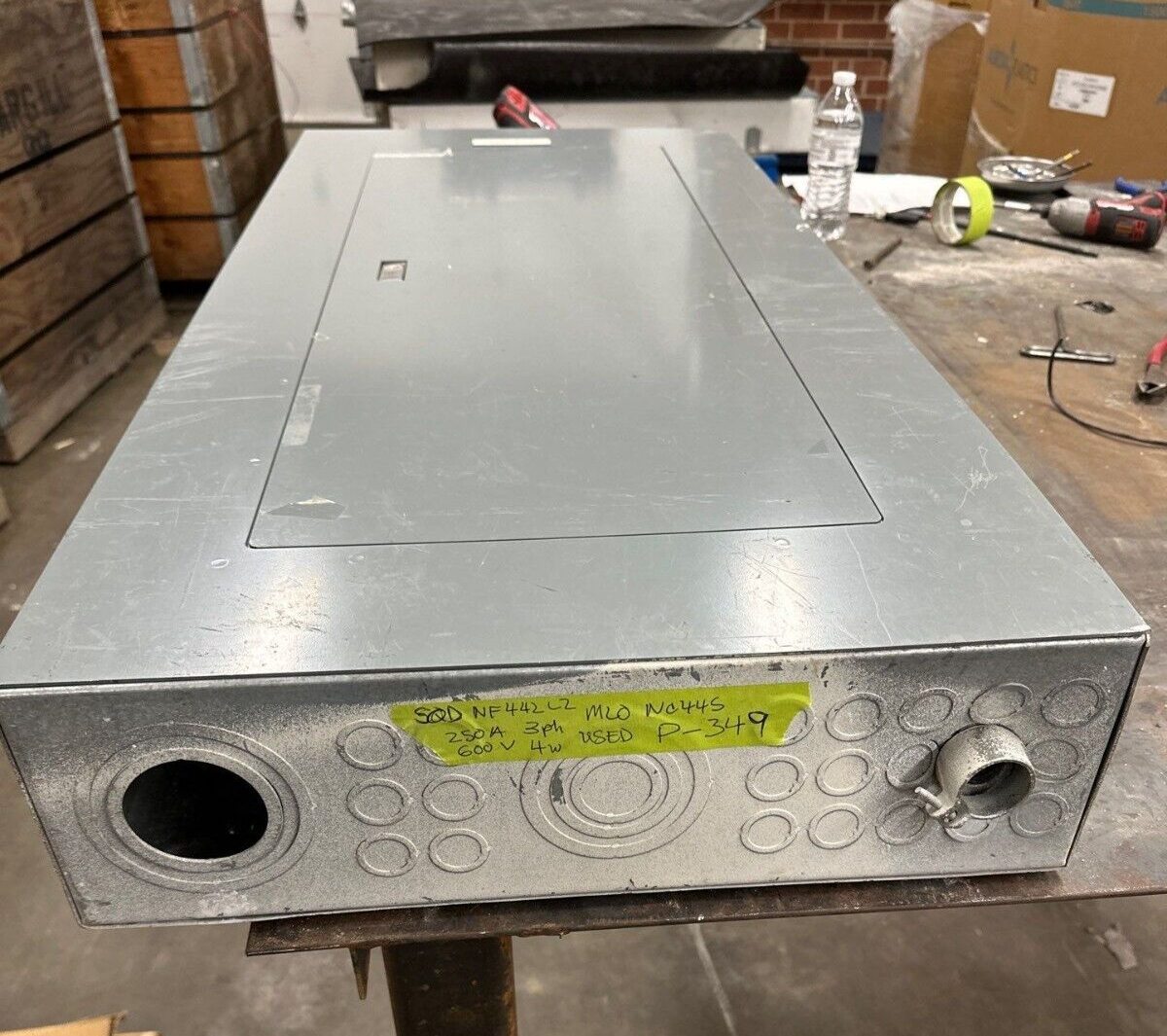 Square D NF442L2 Panelboard 250A 600Y/347V 3PH 4W 42 Circuit Indoor Encl MLO P349 Used
