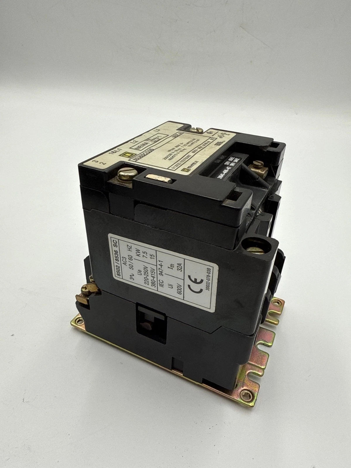 Square D 8536SCO3S NEMA Size 1 Contactor 3P 600V 3PH 10HP Coil 110/120V Ser A Used