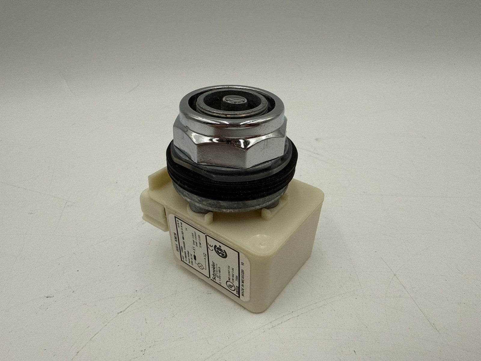 Square D 9001KP38 Pilot Light No Lens 9001 KM38 120V Schneider Electric New