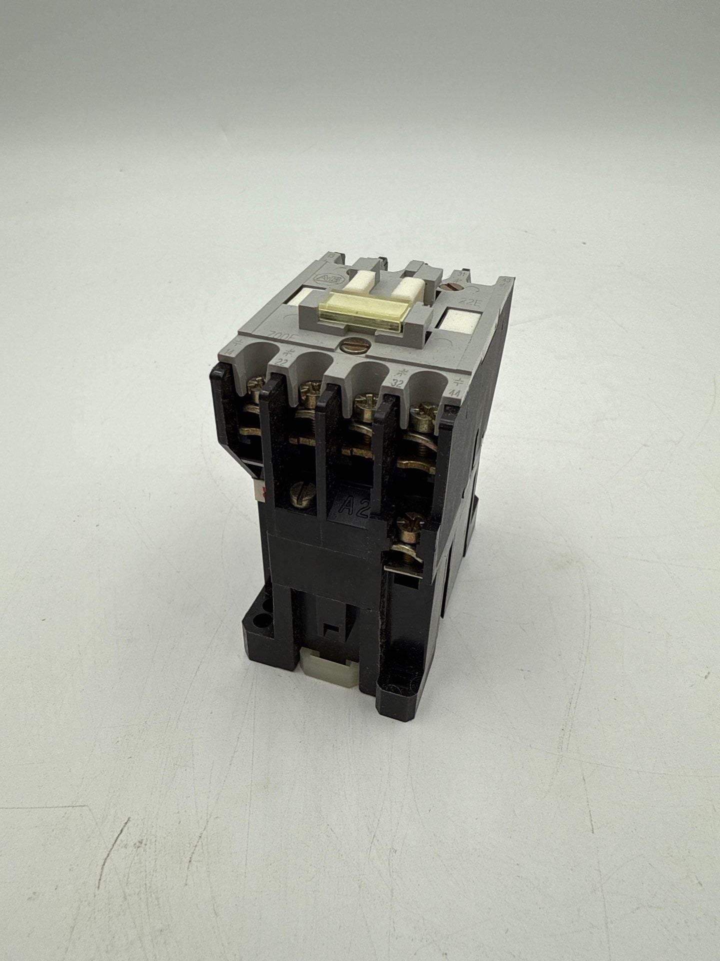 ALLEN BRADLEY AB 700-F220A1 Control Relay Contactor 110/120VAC COIL New