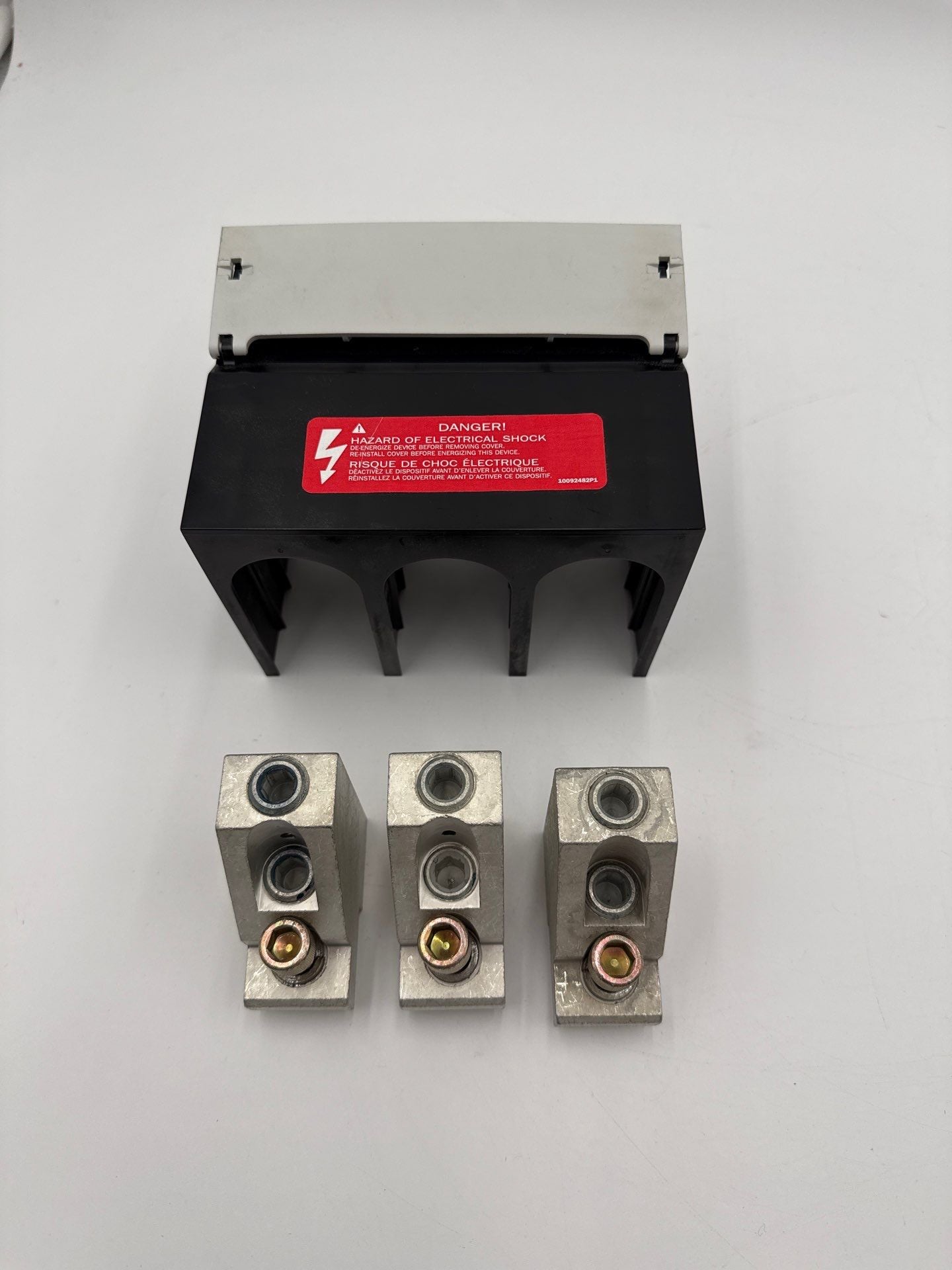 GE FCALK318H Record Plus Circuit Breaker Lug Kit 3PC Lugs with Cover Used