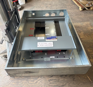 Square D I-Line Panelboard 800A 480/277V 3PH 4W 30 Circuit MLO Indoor Encl P661 Used