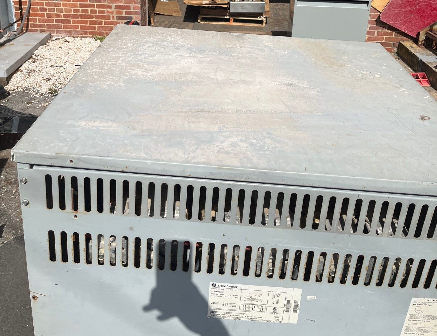 300KVA GE 9T83B3878 Transformer Pri 480V Sec 208/120V 3PH Indoor Encl Used