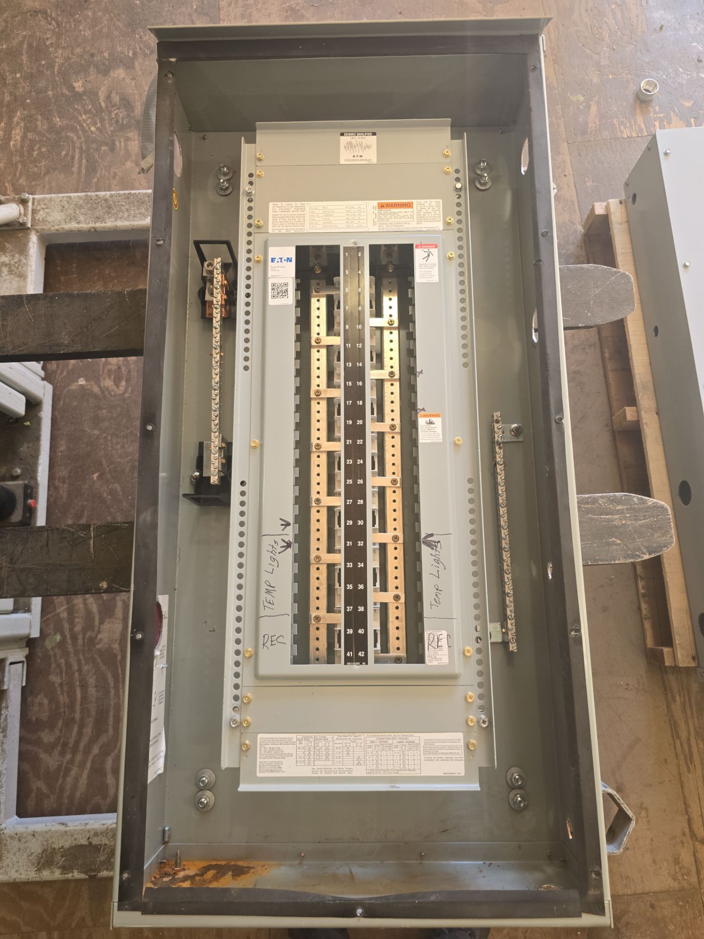 Eaton PRL1A Panelboard 225A 208Y/120V 3PH 4W 42 Space 3R Encl MLO Outdoor Used