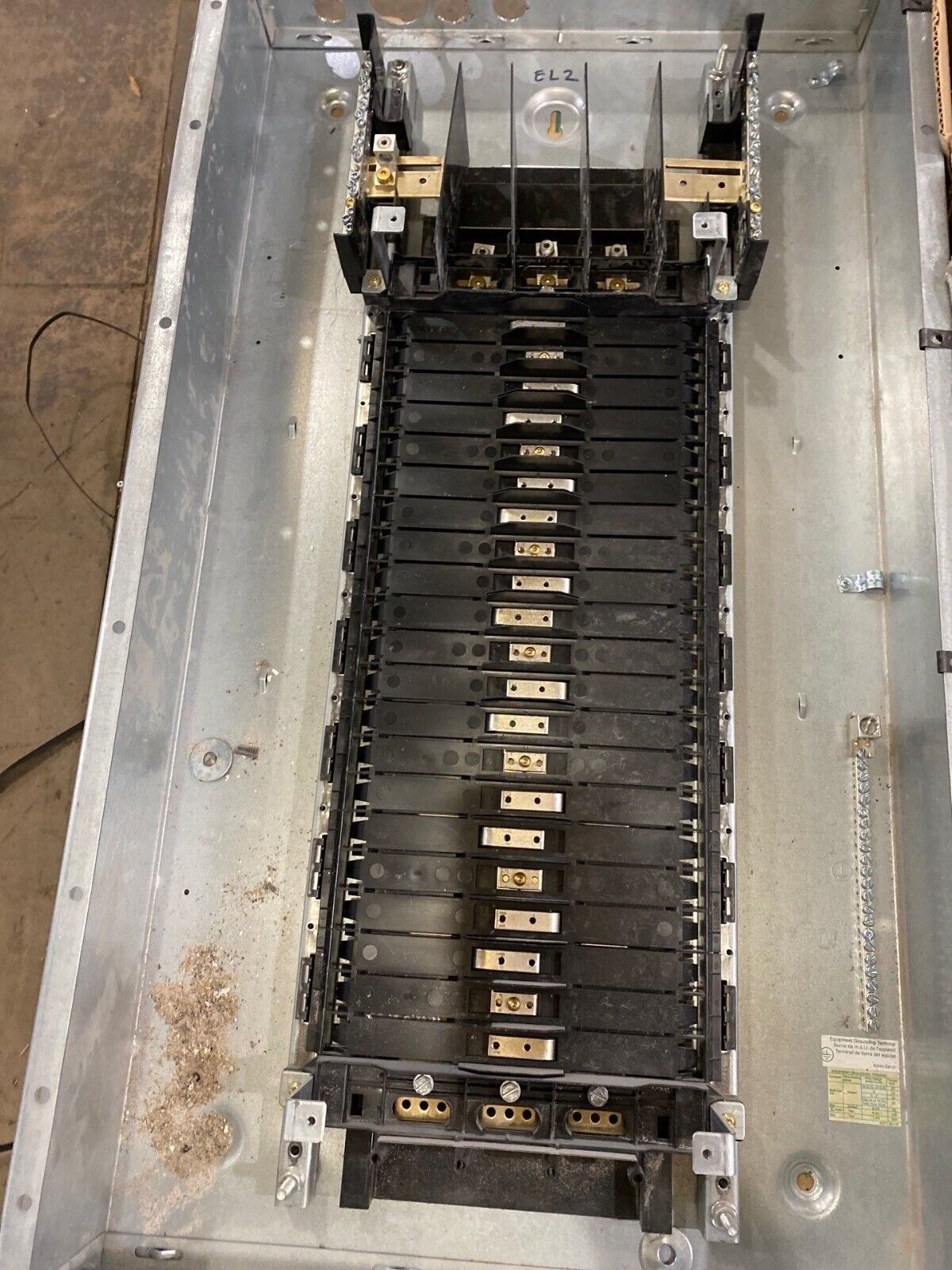 Square D NF Panelboard 125A 480Y/277V 3PH 4W 42 Cir Indoor Encl MLO 125 Amp MH38 P645 Used