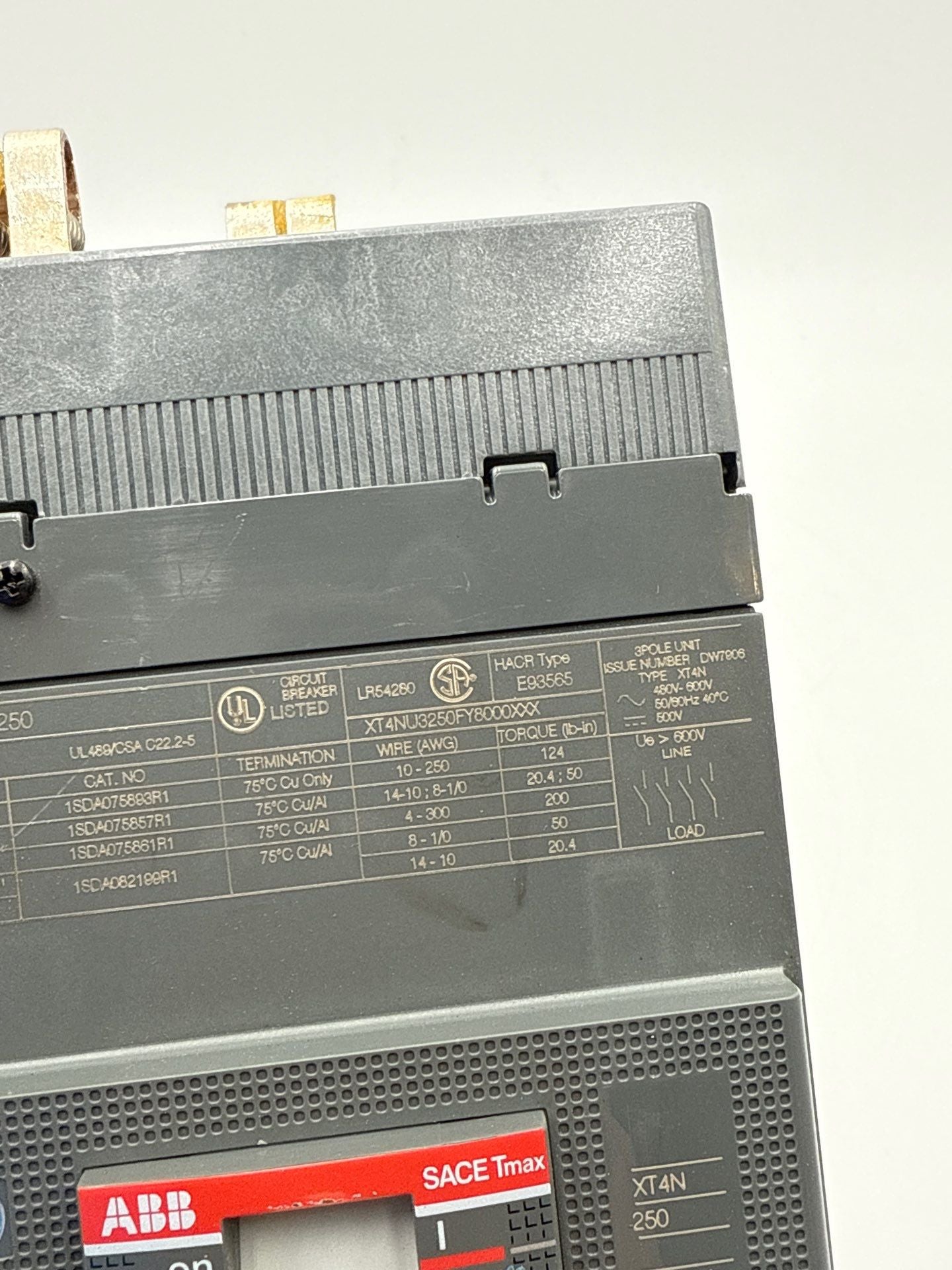 ABB XT4NU3250FY8000XXX Circuit Breaker 250A 3P 600V SACE Tmax XT4N 250 Used