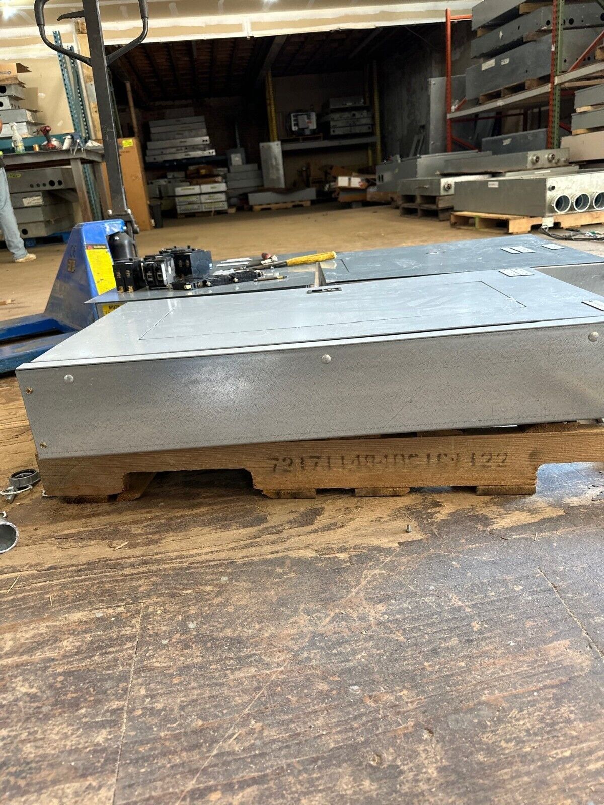 Eaton PRL2A Panelboard 100A 125VDC 1PH 2W 18 Circuit Indoor Encl MCB EZB2036R P529 Used