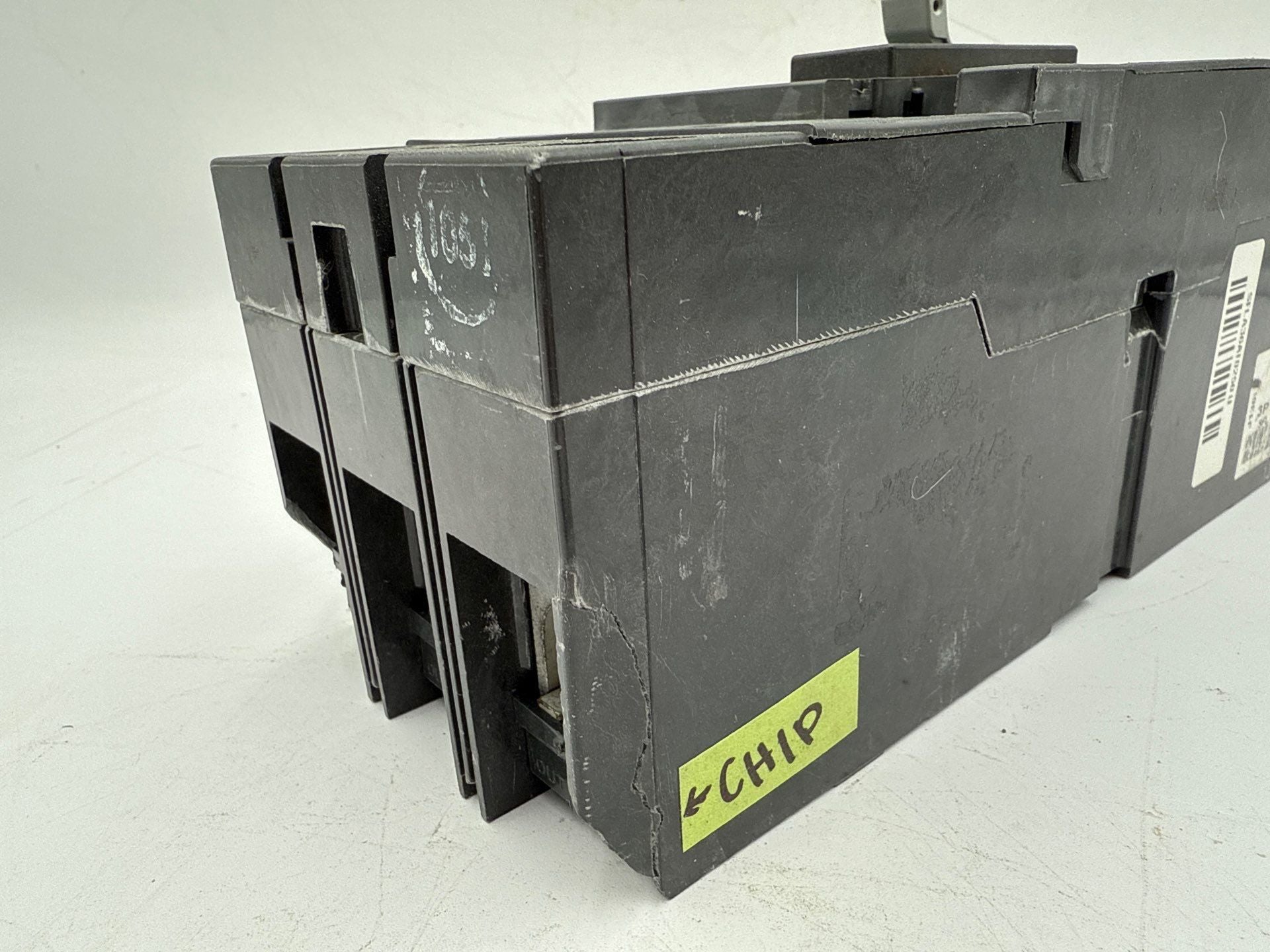 GE SFLA36AT0250 Circuit Breaker 250A 3P 600V Frame 250 Amp 3 Pole CHIPPED Used