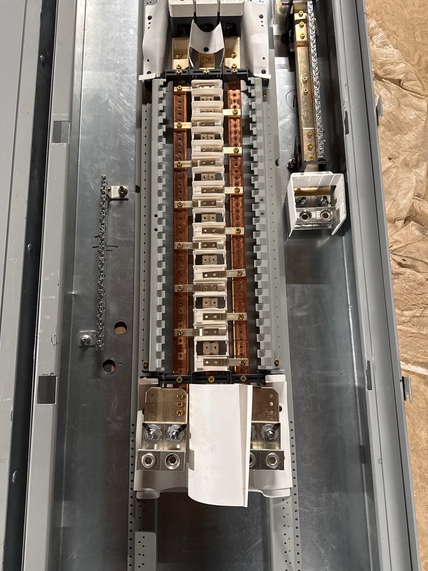 Eaton PRL1A Panelboard 300A 208/120V 3PH 4W MCB Panel 300 Amp DK3300 42 Cir Used