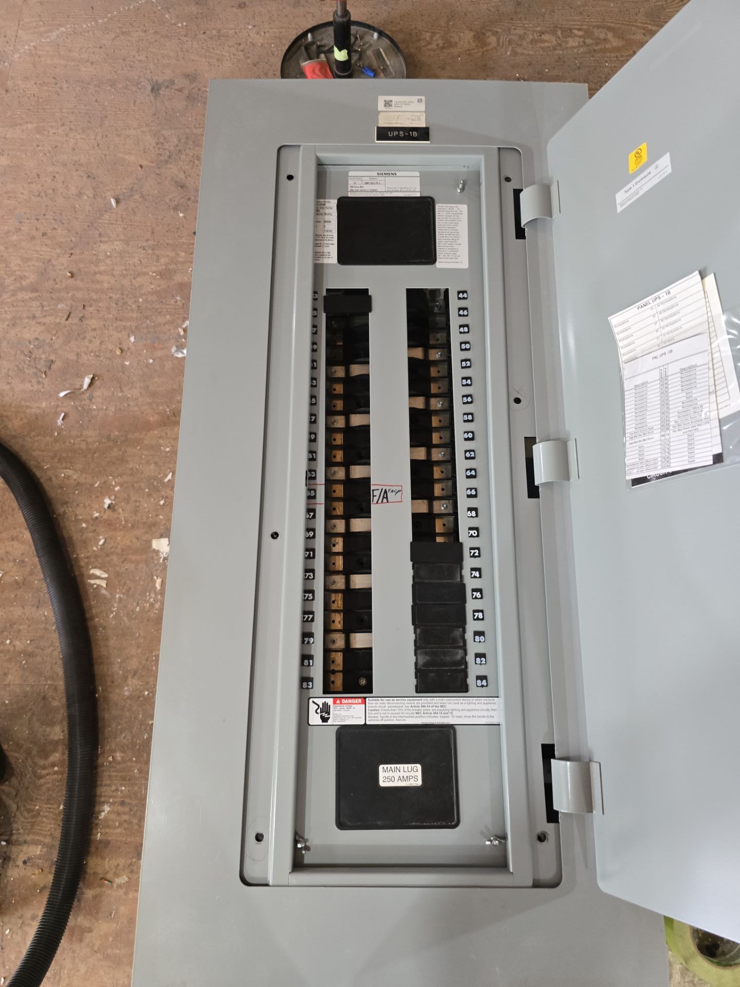 Siemens P1 P1C42ML250ABF Panelboard 250A 208/120V 3PH 4W 42Cir 250 Amp Panel MLO Used