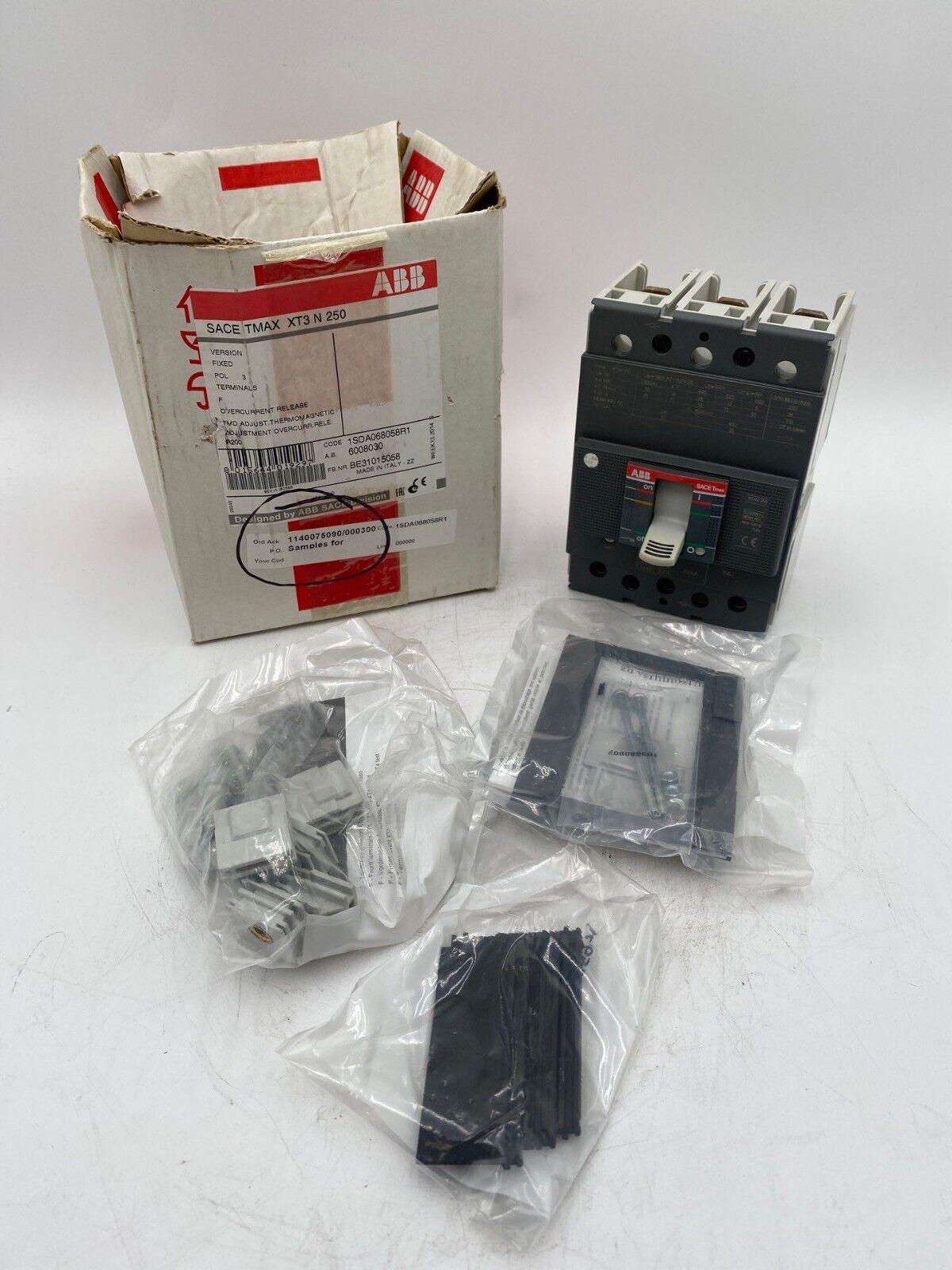 ABB XT3NE3200AFF000XXX New