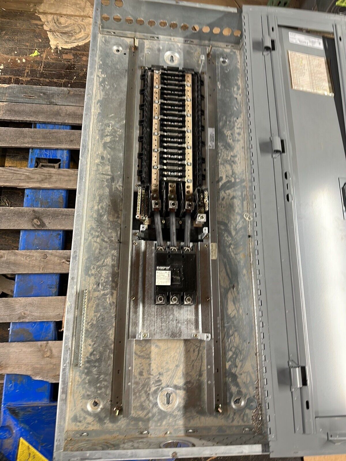 Sq D NQOD Panelboard 150A 208Y/120V 3PH 4W 42 Circuit Main Q2L3150 MCB 150 Amp P253 Used