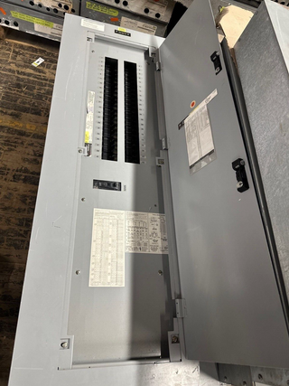 GE AQF3422ABX Panelboard 225A 208Y/120V 3PH 4W Indoor Encl MCB 42 Cir TQD32225 P002 Used