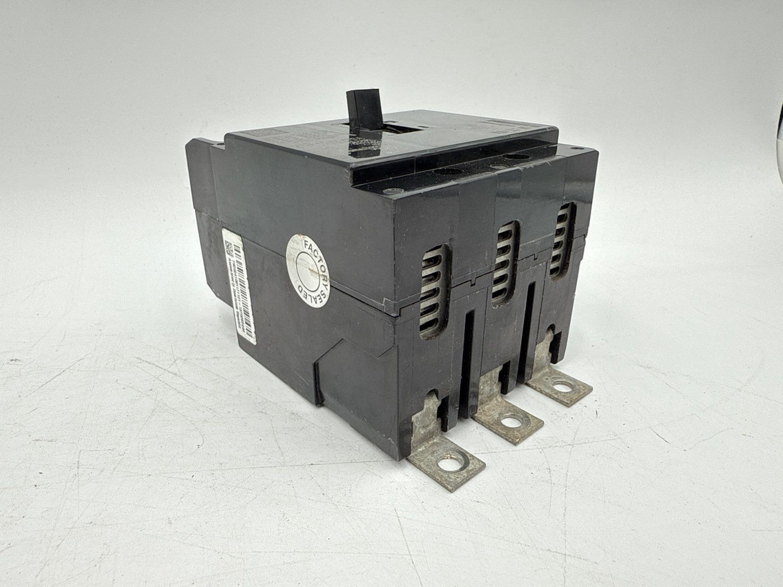 Eaton GHB 3100 Circuit Breaker 100A 277/480V 3P 14kA 100 Amp 3 Pole Bolt On Used