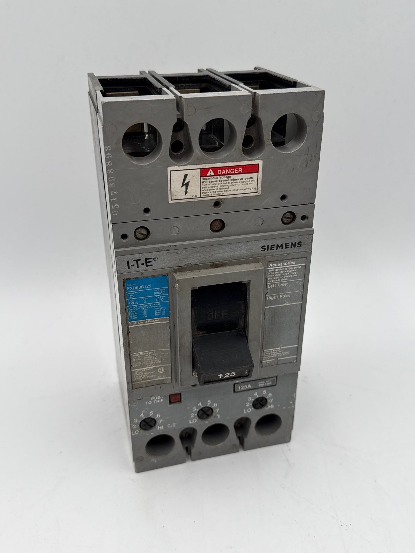 Siemens FXD63B125 Circuit Breaker 125A 3P 600V FXD6 125 Amp 3 Pole Used